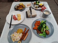 -上海虹桥中心爱琴海亚朵S酒店