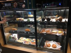 面包甜点陈列柜-星巴克(广州光明广场店)