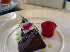 低温慢煮烟熏果木牛小排-青岛遇见米兰(八大关店)