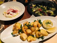 炸什锦海鲜沙拉-Mercato莫卡多露台餐厅与酒吧(K11店)