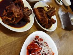 酱大骨-周家大连水饺(美专校街店)