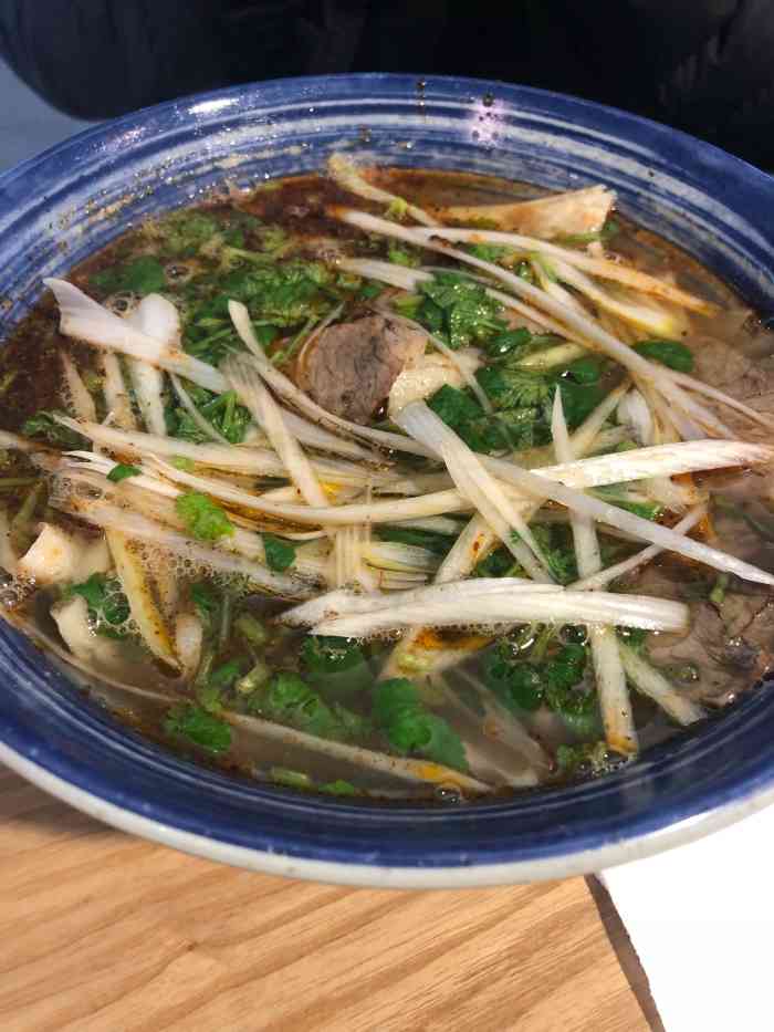 叁罩叁牛汤牛肉罩饼(新百店)-"99位置就在新新百负一层通往超市乘坐