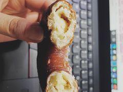 双重芝士碱水面包-WHEN PIGS FLY当猪飞