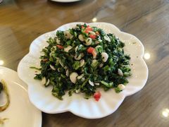 蒲公英拌杏仁-北京小肠陈饭庄(方庄店)