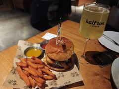 -半吨 Halfton&Friends(车公庙店)