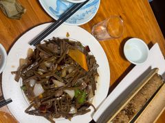 酸笋小炒肉-老街坊餐吧