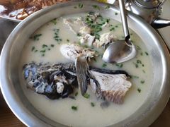 奶汤鱼头-雪湖煜辰鱼头老店(雪野湖店)