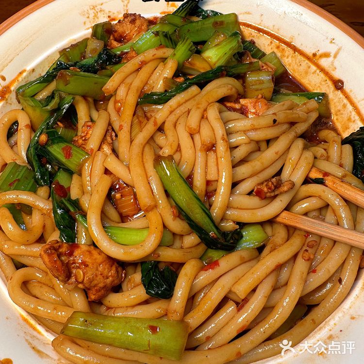 上海的新疆炒米粉大PK