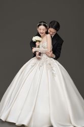 -喜爱高定婚纱摄影