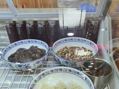 -屯老二农家铁锅炖·行业领军者(梅江店)