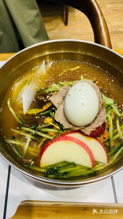 厚有蛋·朝鲜族现压牛肉冷面现压荞麦牛肉冷面图片