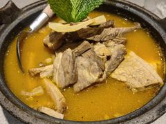 酸木瓜炖牛腩-半山腰·云南菜(侨福芳草地店)