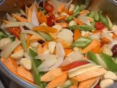 -黄记煌三汁焖锅(新佳丽江汉路店)