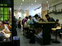 大堂-吉祥馄饨(虹桥火车站店)