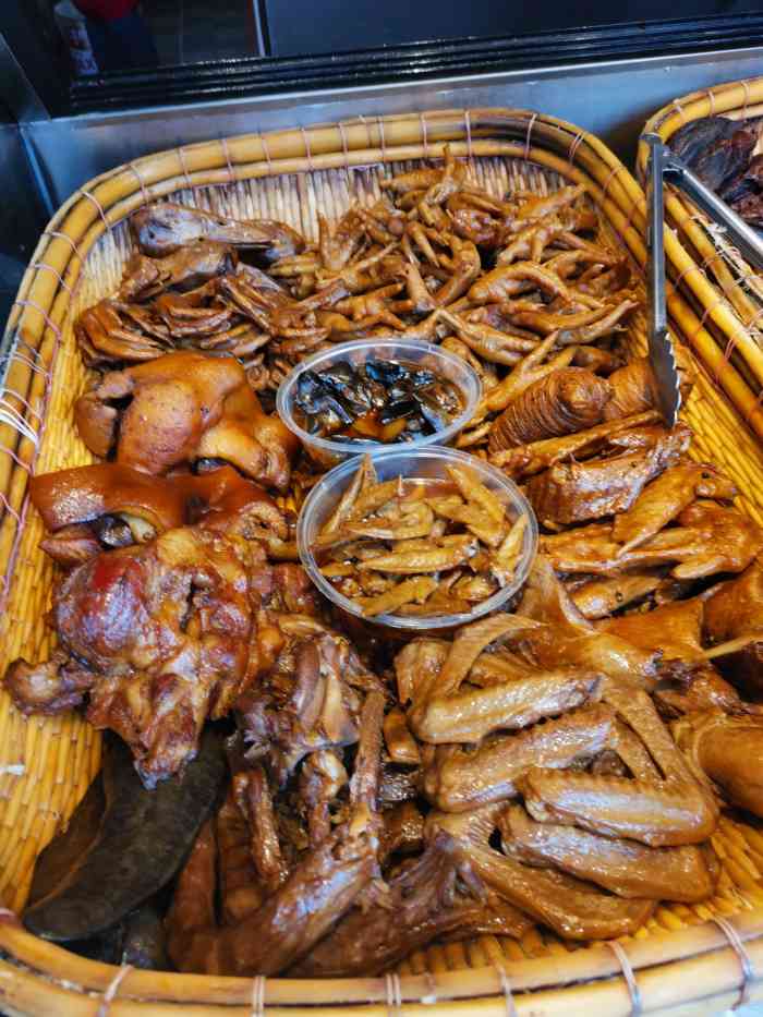 图小卤(富洲新城店)-"位置在沙坪坝富州一期的老城面庄旁,门店不.