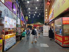 -泰龙城小吃街