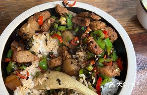 Braised Pork with Rice in Clay Pot