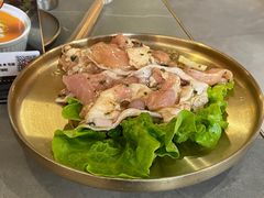 -围炉肉舍•炭烤活鳗•丹东海鲜烤肉(步行街店)