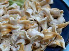 白灼的更突出海鲜的原味-崴海渔村(虹梅路店)