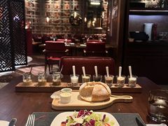 -恰餐厅及酒吧 CHAR Bar & Grill (北京丽都皇冠假日店)