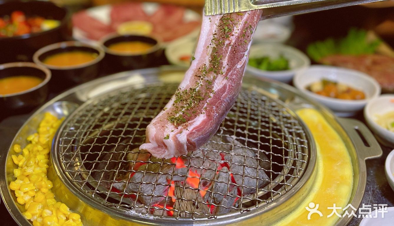 魔都探店｜烤肉开吃很good，吃肉就认咕的咕的