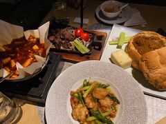 -穹六人间 people 6(岳阳路店)