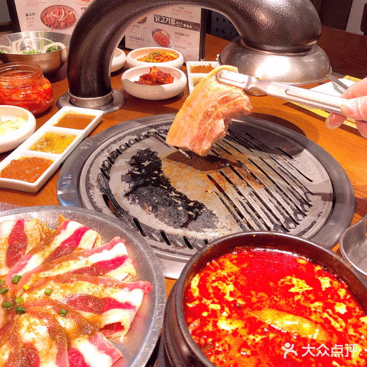 🇰🇷敲有氛围的正宗韩式传统烤肉,仿佛置身韩国
