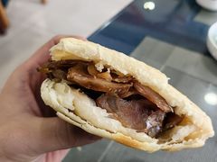 -李春秋驴肉火烧总店