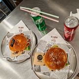 回坊快餐店，特立独行[笑脸][笑脸][笑脸]