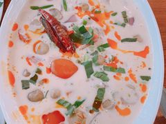 -Chom Cafe and Restaurant