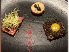 鞑靼式新鲜牛肉配鱼子酱-AZUL by FUEL蓝色·法式酒馆(琶醍店)