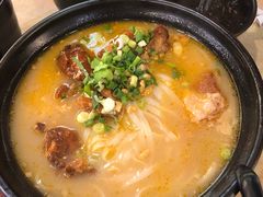 猪软骨汤米粉-粤厨点心专门店