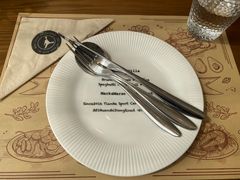 -Mark&Mars Restaurant