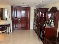 -深圳富苑皇冠假日套房酒店