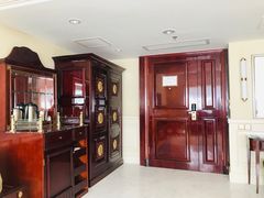 -深圳富苑皇冠假日套房酒店