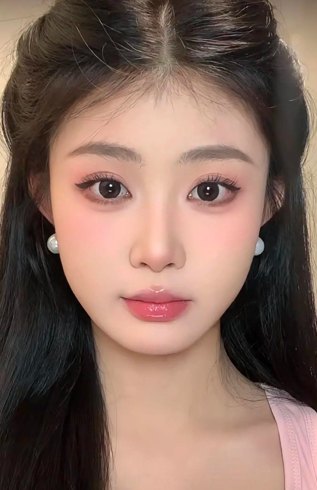 清新主持妆容