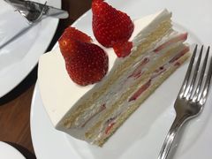 草莓蛋糕-HARBS(渋谷ヒカリエ シンクス店)