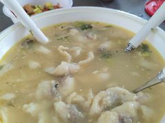 -严记小天府酸菜鱼(西四路店)