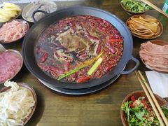 -黄潇洒老火锅(九眼桥宏济巷店)