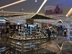 -王府井百货熙地港店