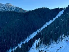 -丝绸之路山地度假区滑雪场