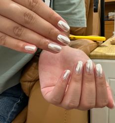 -猪猪女孩日式美睫美甲