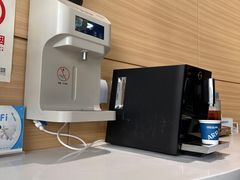 -瑞尔齿科(上海长风大悦城店)