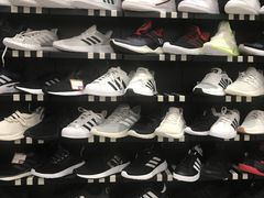 -阿迪达斯(澳门水坑尾街店)