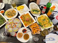 -J Daeng Seafood