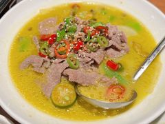 酸笋泉水滑牛肉-吕氏疙瘩汤·新派鲁菜(济南万象城店)