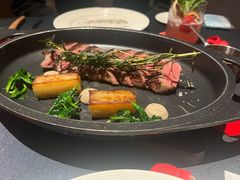 牛肋排-wann lounge 低温慢煮牛排·清吧