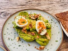 牛油果煮蛋吐司-RAC BAR(安福路店)