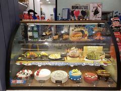 面包甜点陈列柜-DQ·蛋糕·冰淇淋(苏州中心店)