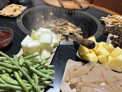 -屈夫人地锅鸡(南充店)